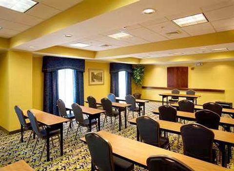 Hampton Inn & Suites Лейк-Уэльс Удобства фото