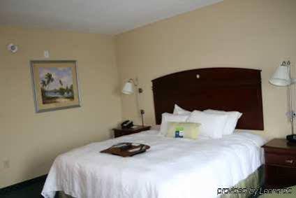 Hampton Inn & Suites Лейк-Уэльс Экстерьер фото