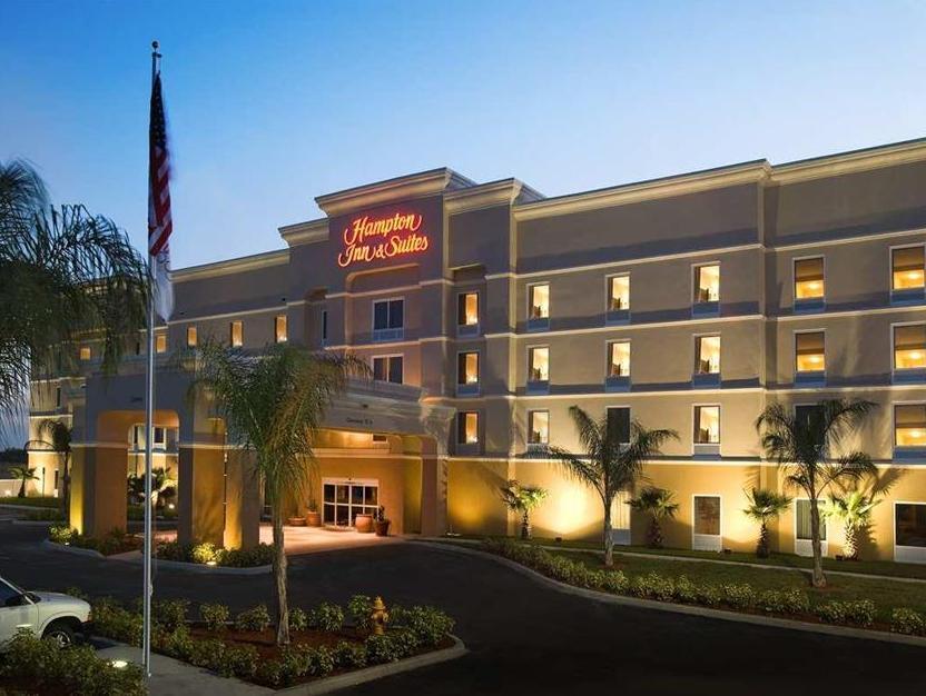 Hampton Inn & Suites Лейк-Уэльс Экстерьер фото